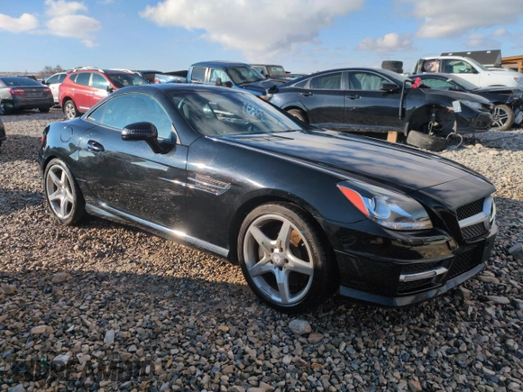 2014 Mercedes-Benz SLK 250 z VIN WDDPK4HA2EF080442, wystawiony jako Copart lot #45159975 z przebiegiem 46 978 mil mil oraz Szkoda całkowita • Salvage title. Historia ofert i sprzedaży dostępna na DreamBid. Obrazek 4.