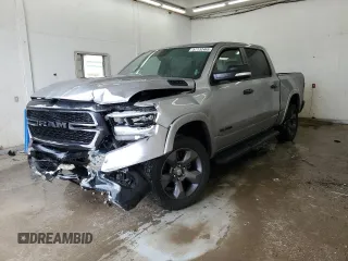2021 Ram 1500 Big Horn z VIN 1C6SRFFT9MN577418, wystawiony jako Copart lot #57132465 z przebiegiem 127 693 mil mil oraz Szkoda całkowita • Salvage title. Historia ofert i sprzedaży dostępna na DreamBid. Obrazek 1.
