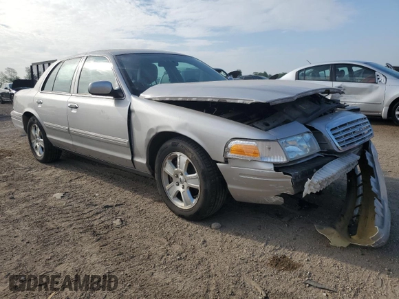 2011 Ford Crown Victoria LX z VIN 2FABP7EVXBX155506, wystawiony jako Copart lot #56899375 z przebiegiem 177 956 mil mil oraz Szkoda całkowita • Salvage title. Historia ofert i sprzedaży dostępna na DreamBid. Obrazek 4.