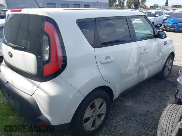 2015 Kia Soul z VIN KNDJN2A27F7230622, wystawiony jako IAAI lot #41598447 z przebiegiem 234 233 mil mil oraz . Historia ofert i sprzedaży dostępna na DreamBid. Obrazek 4.