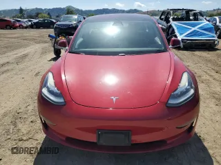 2018 Tesla Model 3 Long Range Battery z VIN 5YJ3E1EA4JF061733, wystawiony jako Copart lot #54885335 z przebiegiem 84 700 mil mil oraz Szkoda całkowita • Salvage title. Historia ofert i sprzedaży dostępna na DreamBid. Obrazek 5.