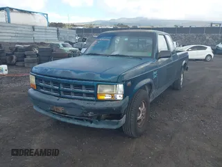 1994 Dodge Dakota with VIN 1B7GL23X7RW147890, listed as a IAAI auction lot 41323742 with 189,764 mi miles and . Bid and sale history available at carsss.com. Image 6.