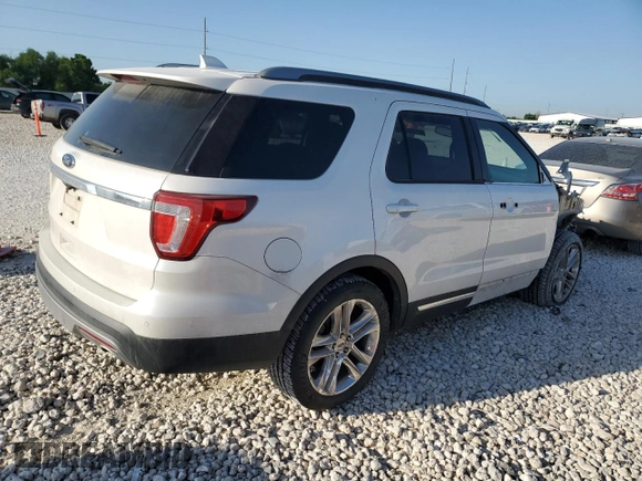 2017 Ford Explorer XLT with VIN 1FM5K7D89HGC31762, listed as a Copart auction lot 51078005 with 162,369 mi miles and Salvage Title. Bid and sale history available at DreamBid. Image 3.