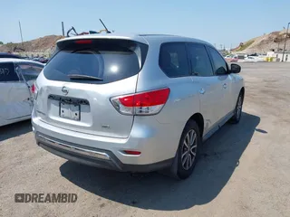 2014 Nissan Pathfinder S z VIN 5N1AR2MMXEC663371, wystawiony jako IAAI lot #42422226 z przebiegiem 141 844 mil mil oraz . Historia ofert i sprzedaży dostępna na DreamBid. Obrazek 4.