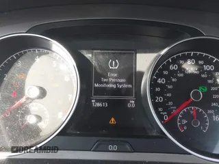 2016 Volkswagen Golf SportWagen TSI SE with VIN 3VWC17AU0GM504833, listed as a IAAI auction lot 41880450 with 128,613 mi miles. Bid and sale history available at carsss.com. Image 7.