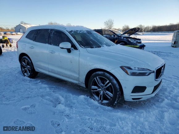 2018 Volvo XC60 Momentum with VIN LYV102RK6JB087671, listed as a Copart auction lot 41656725 with 112,038 mi miles and Salvage Title. Bid and sale history available at carsss.com. Image 4.