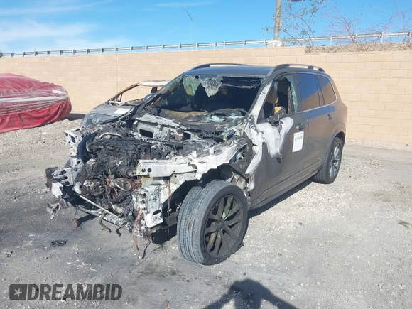2016 Volvo XC90 T6 Momentum with VIN YV4A22PK7G1077256, listed as a IAAI auction lot 41104690 with 1 mi miles. Bid and sale history available at carsss.com. Image 6.