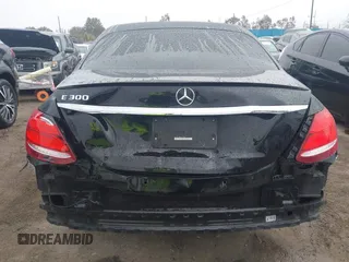 2019 Mercedes-Benz E-Class E 300 with VIN WDDZF4JB8KA526831, listed as a IAAI auction lot 41803511 with 120,412 mi miles. Bid and sale history available at carsss.com. Image 17.