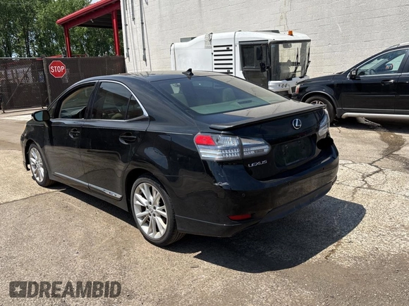 2010 Lexus HS 250h with VIN JTHBB1BA1A2020910, listed as a Copart auction lot 57009775 with 263,515 mi miles and Clean Title. Bid and sale history available at DreamBid. Image 3.