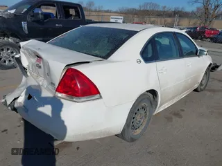 2009 Chevrolet Impala Police Police with VIN 2G1WS57M391319753, listed as a IAAI auction lot 41801351 with 201,321 mi miles. Bid and sale history available at carsss.com. Image 4.