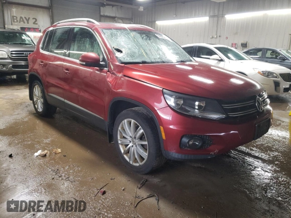 2013 Volkswagen Tiguan SE z VIN WVGBV3AX8DW092397, wystawiony jako Copart lot #51956225 z przebiegiem 138 901 mil mil oraz Szkoda całkowita • Salvage title. Historia ofert i sprzedaży dostępna na DreamBid. Obrazek 4.