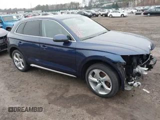 2021 Audi Q5 Premium Plus with VIN WA1BAAFY6M2059311, listed as a IAAI auction lot 41909864 with 44,059 mi miles. Bid and sale history available at carsss.com. Image 1.