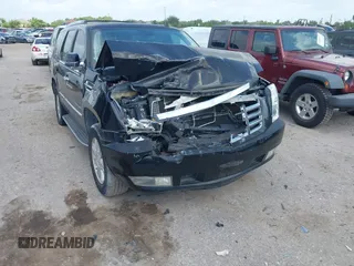 2008 Cadillac Escalade z VIN 1GYEC63858R195855, wystawiony jako IAAI lot #42541735 z przebiegiem Nie podano mil oraz . Historia ofert i sprzedaży dostępna na DreamBid. Obrazek 6.