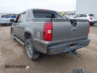 2007 Chevrolet Avalanche LTZ z VIN 3GNEC12J77G129472, wystawiony jako IAAI lot #41100413 z przebiegiem Nie podano mil oraz . Historia ofert i sprzedaży dostępna na DreamBid. Obrazek 3.