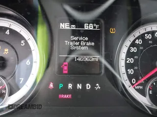 2015 Ram 1500 Express z VIN 1C6RR6KG0FS762887, wystawiony jako IAAI lot #42047359 z przebiegiem 146 963 mil mil oraz . Historia ofert i sprzedaży dostępna na DreamBid. Obrazek 7.