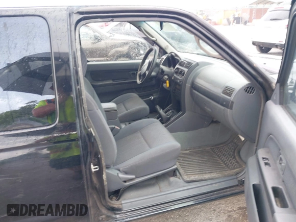 2004 Nissan Frontier XE z VIN 1N6DD26T14C431368, wystawiony jako IAAI lot #42400811 z przebiegiem 130 495 mil mil oraz . Historia ofert i sprzedaży dostępna na DreamBid. Obrazek 5.