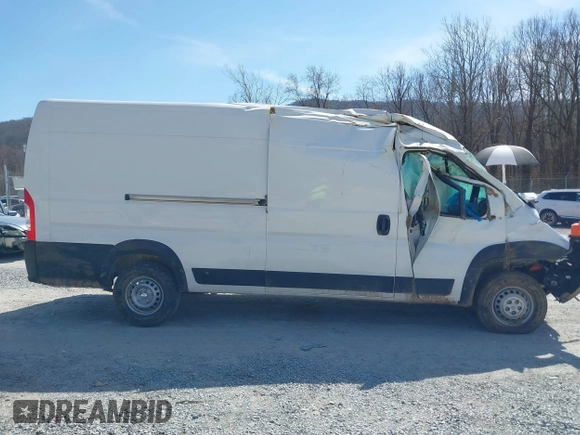 2025 Ram ProMaster Cargo Tradesman with VIN 3C6MRVJG1SE519849, listed as a IAAI auction lot 41782361 with 2,288 mi miles and . Bid and sale history available at DreamBid. Image 12.