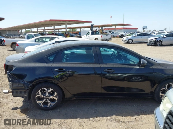 2021 Kia Forte LXS z VIN 3KPF24AD2ME338591, wystawiony jako IAAI lot #42231929 z przebiegiem 86 008 mil mil oraz . Historia ofert i sprzedaży dostępna na DreamBid. Obrazek 14.