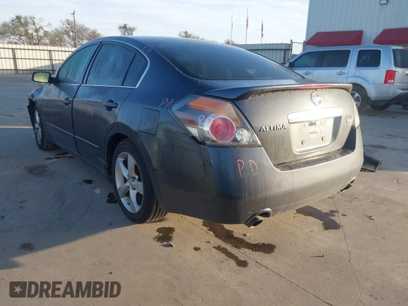 2008 Nissan Altima 3.5 SE with VIN 1N4BL21E18C236081, listed as a IAAI auction lot 41792229 with 136,208 mi miles. Bid and sale history available at carsss.com. Image 3.