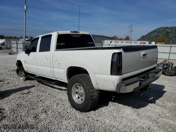 2006 Chevrolet Silverado 2500HD Work Truck with VIN 1GCHK23266F103922, listed as a Copart auction lot 77839354 with 226,749 mi miles and Salvage Title. Bid and sale history available at carsss.com. Image 2.