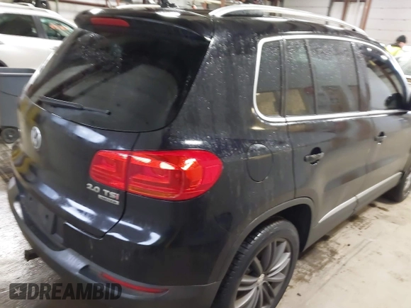 2013 Volkswagen Tiguan SE z VIN WVGBV7AX3DW508802, wystawiony jako IAAI lot #41471406 z przebiegiem 102 426 mil mil oraz . Historia ofert i sprzedaży dostępna na DreamBid. Obrazek 4.