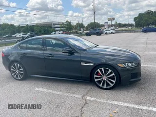 2019 Jaguar XE z VIN SAJAG4FV7KCP48855, wystawiony jako Copart lot #59140335 z przebiegiem 98 934 mil mil oraz Czysty tytuł • Clean title. Historia ofert i sprzedaży dostępna na DreamBid. Obrazek 1.