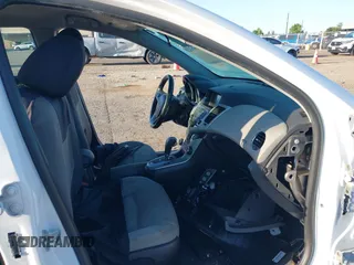 2014 Chevrolet Cruze 1LT with VIN 1G1PC5SB0E7201566, listed as a IAAI auction lot 42299276 with Not provided miles and . Bid and sale history available at DreamBid. Image 5.