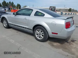 2005 Ford Mustang Deluxe with VIN 1ZVFT80N855189337, listed as a IAAI auction lot 41836962 with 185,248 mi miles. Bid and sale history available at carsss.com. Image 3.