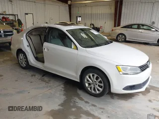 2013 Volkswagen Jetta SE z VIN 3VWDP7AJ0DM439860, wystawiony jako IAAI lot #42145085 z przebiegiem 96 247 mil mil oraz . Historia ofert i sprzedaży dostępna na DreamBid. Obrazek 1.