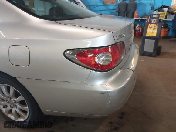 2002 Lexus ES 300 with VIN JTHBF30G425035697, listed as a IAAI auction lot 42588600 with 140,660 mi miles and . Bid and sale history available at DreamBid. Image 6.