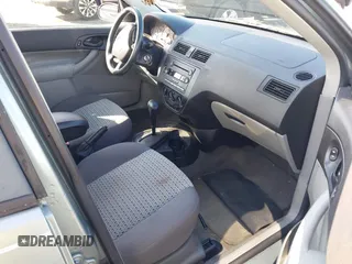 2006 Ford Focus S z VIN 1FAFP34N96W102857, wystawiony jako IAAI lot #42476971 z przebiegiem 125 744 mil mil oraz . Historia ofert i sprzedaży dostępna na DreamBid. Obrazek 5.