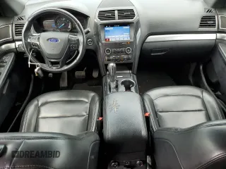 2019 Ford Explorer XLT z VIN 1FM5K7D8XKGA39080, wystawiony jako Copart lot #63707715 z przebiegiem 131 208 mil mil oraz Czysty tytuł • Clean title. Historia ofert i sprzedaży dostępna na DreamBid. Obrazek 8.