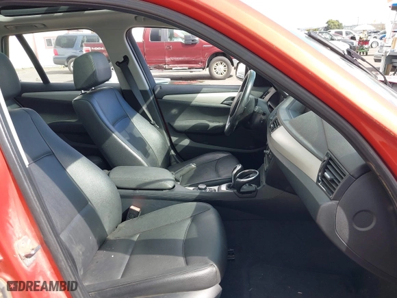 2013 BMW X1 xDrive28i with VIN WBAVL1C58DVR90699, listed as a IAAI auction lot 41809183 with 96,986 mi miles. Bid and sale history available at carsss.com. Image 5.