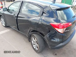2017 Honda HR-V LX с VIN 3CZRU5H36HM703404, выставлен на аукционе IAAI как лот 42004670 с пробегом 86 923 миль миль и . История ставок и продаж доступна на DreamBid. Изображение 6.