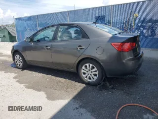 2010 Kia Forte EX z VIN KNAFU4A20A5295544, wystawiony jako Copart lot #58595625 z przebiegiem 322 520 mil mil oraz Szkoda całkowita • Salvage title. Historia ofert i sprzedaży dostępna na DreamBid. Obrazek 2.