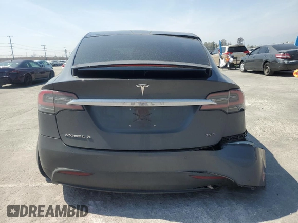 2016 Tesla Model X 70D z VIN 5YJXCBE20GF022698, wystawiony jako Copart lot #55328535 z przebiegiem Nie podano mil oraz Szkody całkowita. Historia ofert i sprzedaży dostępna na DreamBid. Obrazek 6.