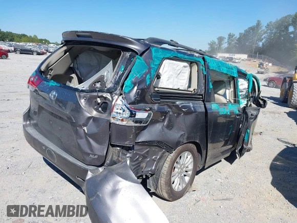 2011 Toyota Sienna XLE AAS with VIN 5TDYK3DC8BS092705, listed as a IAAI auction lot 40547263 with Not provided miles and . Bid and sale history available at DreamBid. Image 4.