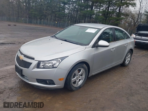 2014 Chevrolet Cruze 1LT z VIN 1G1PC5SB1E7444562, wystawiony jako IAAI lot #42019148 z przebiegiem 77 180 mil mil oraz . Historia ofert i sprzedaży dostępna na DreamBid. Obrazek 6.
