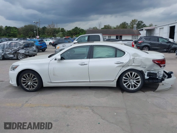 2015 Lexus LS with VIN JTHBL5EF3F5136885, listed as a IAAI auction lot 41611555 with 20,190 mi miles. Bid and sale history available at carsss.com. Image 14.