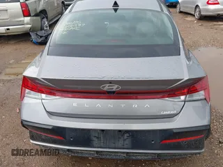 2024 Hyundai Elantra Limited z VIN KMHLP4DG5RU818266, wystawiony jako IAAI lot #42510388 z przebiegiem 21 888 mil mil oraz . Historia ofert i sprzedaży dostępna na DreamBid. Obrazek 16.
