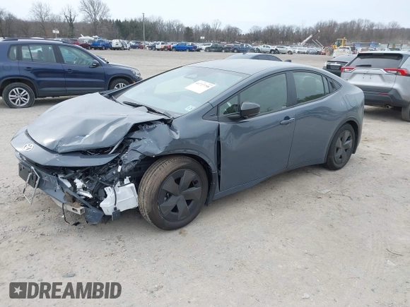 2024 Toyota Prius SE z VIN JTDACACU8R3027202, wystawiony jako IAAI lot #41727758 z przebiegiem 4 625 mil mil oraz . Historia ofert i sprzedaży dostępna na DreamBid. Obrazek 2.