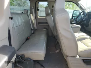 2010 Ford F-250 XL z VIN 1FTSX2B51AEA56414, wystawiony jako Copart lot #54425955 z przebiegiem 84 432 mil mil oraz Szkody całkowita. Historia ofert i sprzedaży dostępna na DreamBid. Obrazek 10.