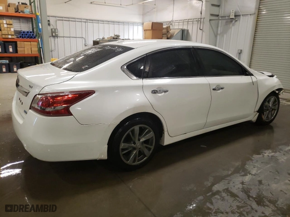 2013 Nissan Altima 2.5 SV with VIN 1N4AL3AP2DC195957, listed as a Copart auction lot 43273695 with 260,528 mi miles and Salvage Title. Bid and sale history available at carsss.com. Image 3.