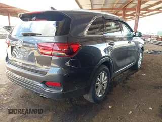 2019 Kia Sorento LX z VIN 5XYPGDA32KG439966, wystawiony jako IAAI lot #42046846 z przebiegiem 101 592 mil mil oraz . Historia ofert i sprzedaży dostępna na DreamBid. Obrazek 4.