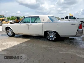 1964 Lincoln Continental z VIN 4Y82N417604, wystawiony jako Copart lot #58056575 z przebiegiem 37 412 mil mil oraz Szkoda całkowita • Salvage title. Historia ofert i sprzedaży dostępna na DreamBid. Obrazek 2.