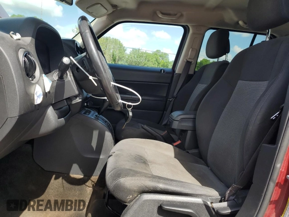 2016 Jeep Patriot Latitude with VIN 1C4NJPFA1GD810655, listed as a Copart auction lot 61093715 with 172,936 mi miles and Salvage title. Bid and sale history available at DreamBid. Image 7.