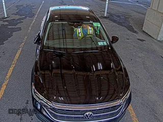 2024 Volkswagen Jetta S z VIN 3VW5M7BU1RM055292, wystawiony jako IAAI lot #42808947 z przebiegiem 24 979 mil mil oraz . Historia ofert i sprzedaży dostępna na DreamBid. Obrazek 1.
