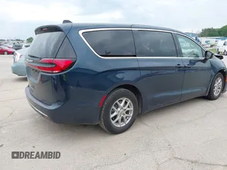 2023 Chrysler Pacifica Touring L z VIN 2C4RC1BG8PR526374, wystawiony jako IAAI lot #42525173 z przebiegiem 67 044 mil mil oraz . Historia ofert i sprzedaży dostępna na DreamBid. Obrazek 4.
