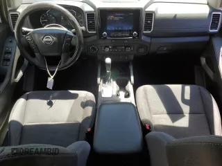 2024 Nissan Frontier SV z VIN 1N6ED1FK7RN602528, wystawiony jako Copart lot #55516095 z przebiegiem 28 136 mil mil oraz Szkody całkowita. Historia ofert i sprzedaży dostępna na DreamBid. Obrazek 8.