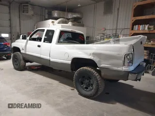 2001 Dodge 2500 with VIN 1B7KF23701J537958, listed as a IAAI auction lot 40478428 with 227,209 mi miles and . Bid and sale history available at DreamBid. Image 3.